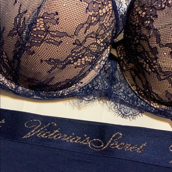 SOLD❌Victoria’s Secret bra set - Picture 2 of 4
